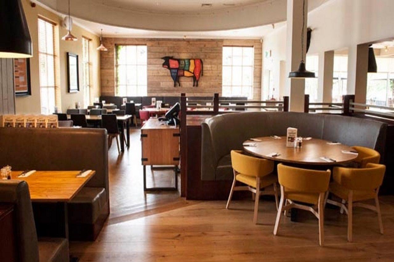 Premier Inn Leicester Fosse Park Экстерьер фото